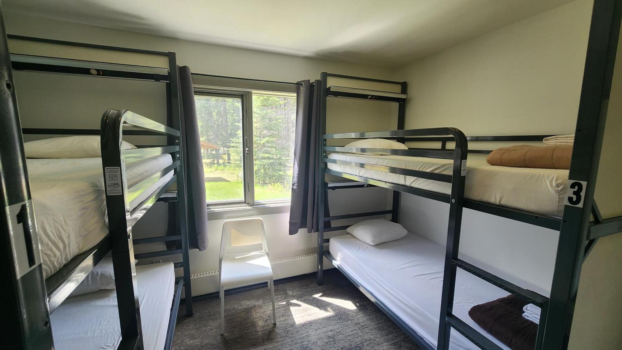 Hi Lake Louise Alpine Centre - Hostel Exterior photo